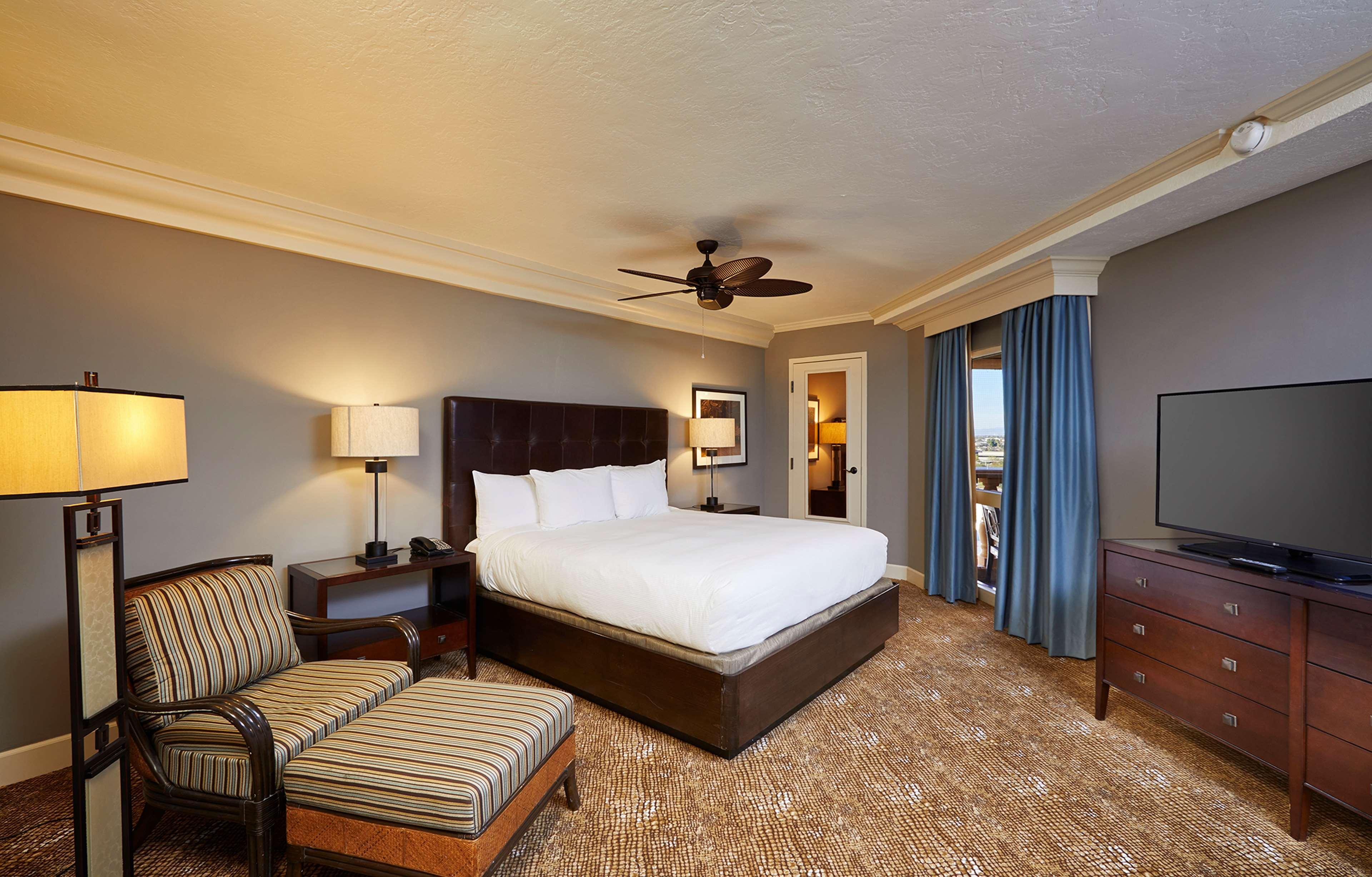 Doubletree By Hilton Phoenix Mesa Exterior foto