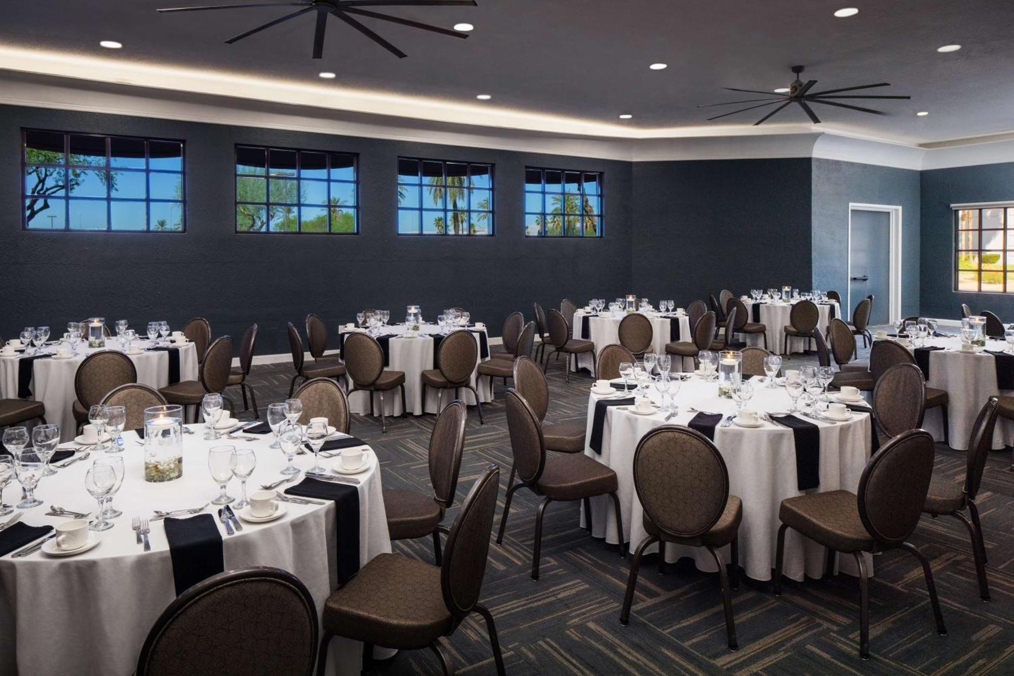Doubletree By Hilton Phoenix Mesa Exterior foto